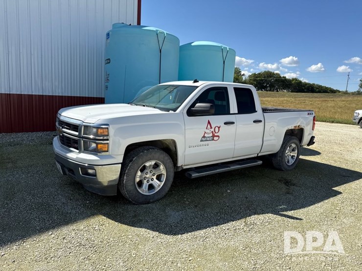 2014-chevrolet-silverado-image-23