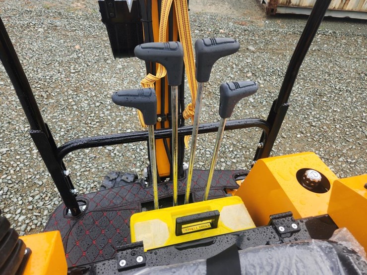 #6453-•-unused-future-ft15j-mini-excavator-image-17