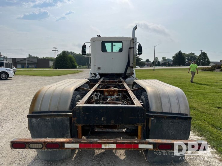 2001-ihc-9100-truck-(jn2647,-unit-32347)-image-11