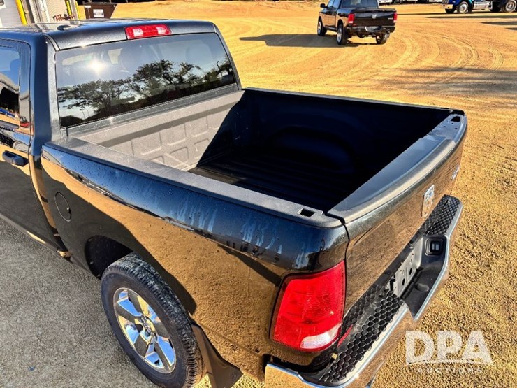 2019-dodge-ram-1500-image-27