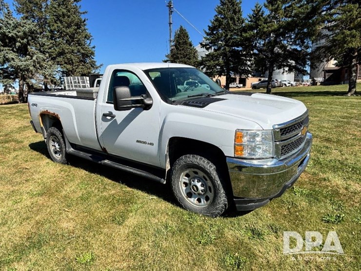 2012-chevrolet-2500hd-image-1