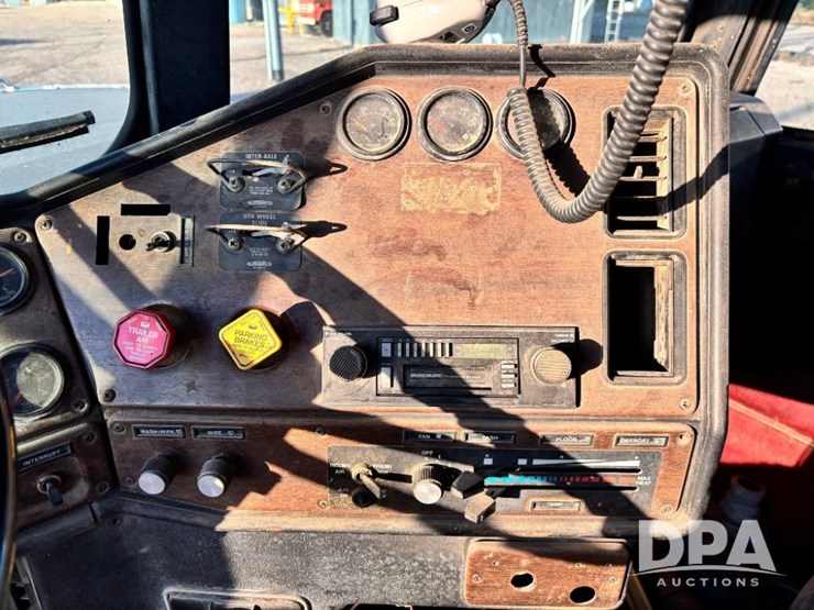 1987-freightliner-dry-tender-truck-(gp11695,-unit-401)-image-85