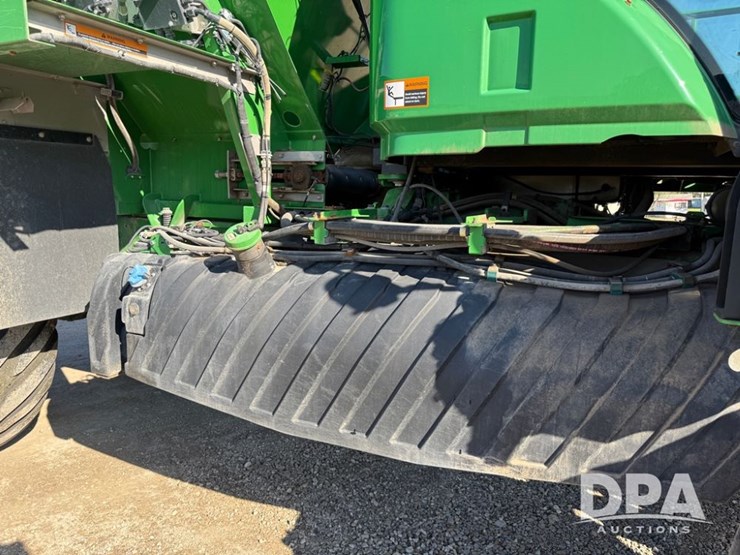 2021-john-deere-f4365-image-78