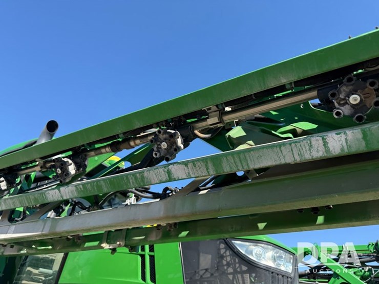 2021-john-deere-r4044-image-92