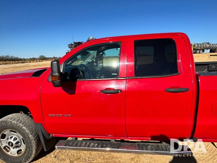 2016-chevrolet-2500-image-26