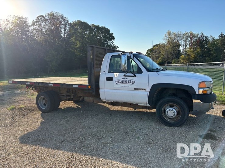 2001-gmc-3500-image-11