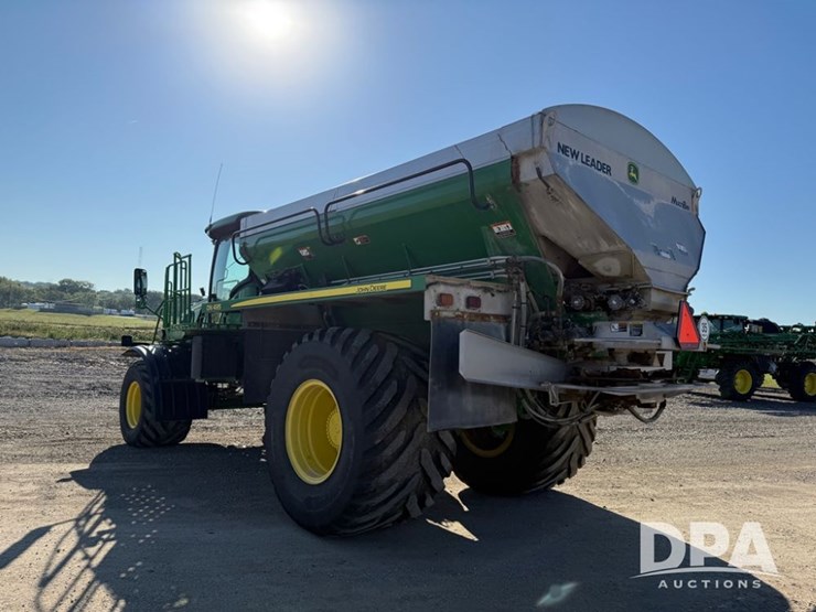 2021-john-deere-f4365-image-18