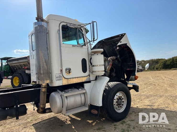 2001-peterbilt-357-image-56
