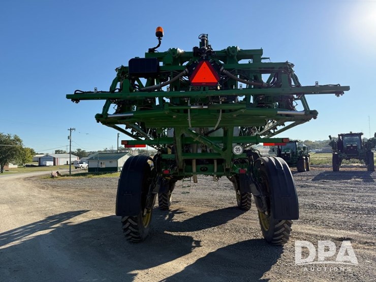 2021-john-deere-r4044-image-16