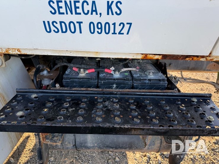 2002-international-durastar-4400-image-50