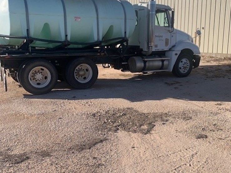 2007-freightliner-liquid-truck-(dr11216-unit-8270)-image-4