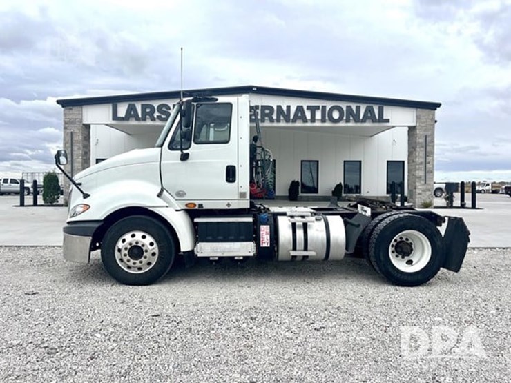2018-international-prostar-image-1