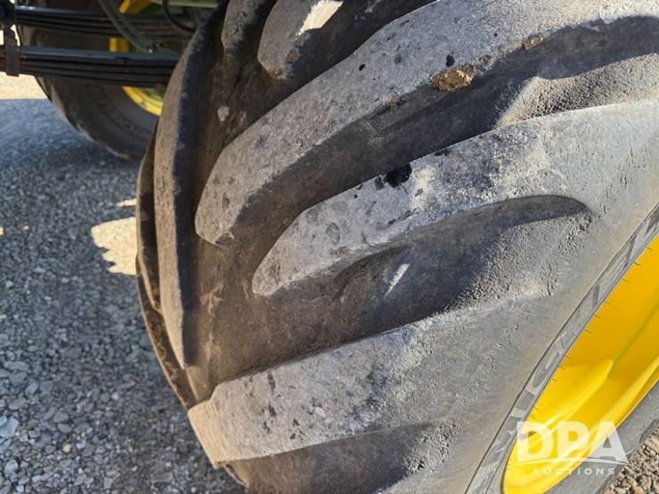 2023-john-deere-800r-image-43