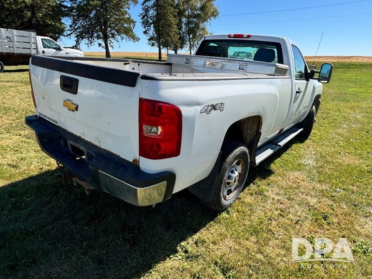 2012-chevrolet-2500hd-image-5