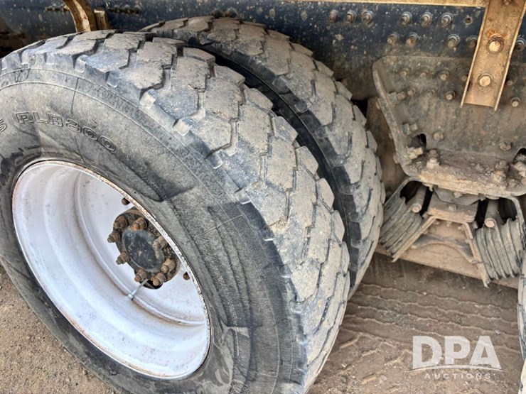 mack-granite-gu713-image-55