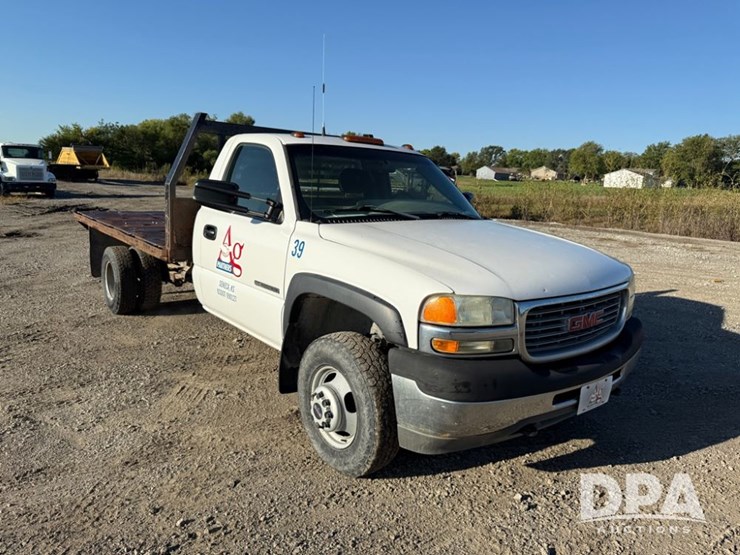 2002-gmc-3500-image-32