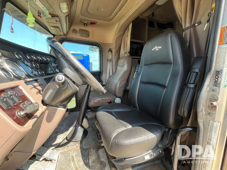 2014-peterbilt-386-image-49