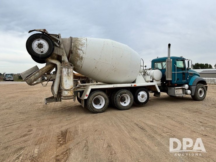 mack-granite-gu713-image-10