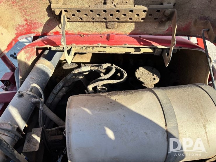 2015-case-ih-patriot-4440-image-101