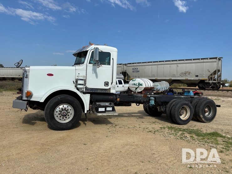 2001-peterbilt-357-image-20