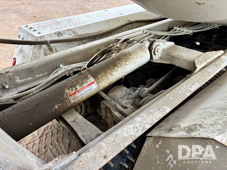 mack-granite-gu713-image-75