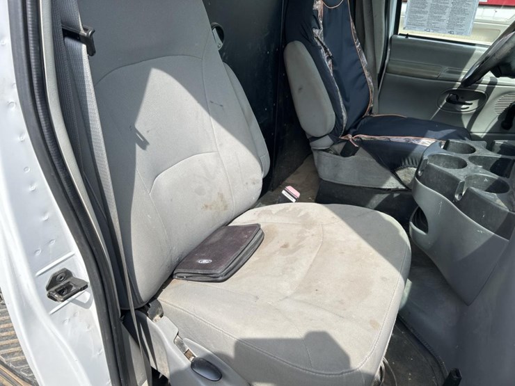 2006-ford-e350-image-30