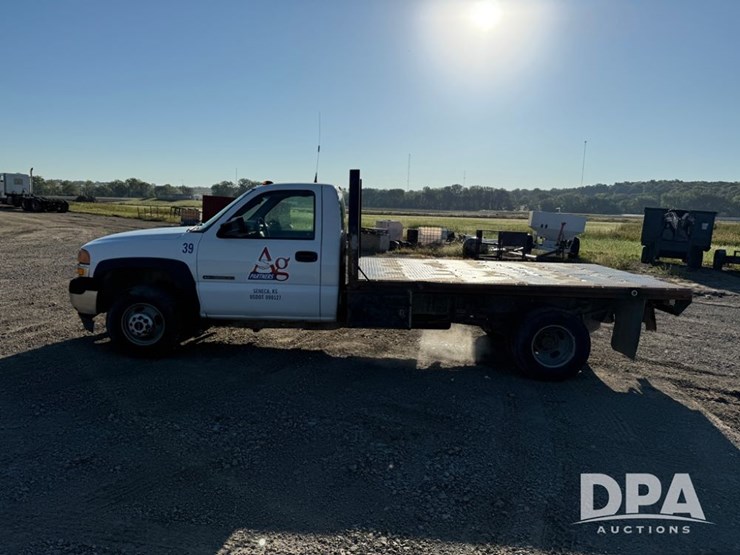 2002-gmc-3500-image-22