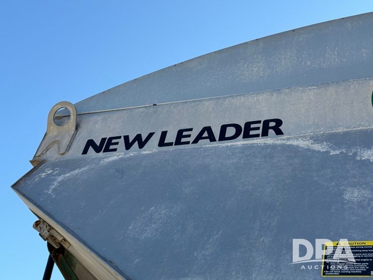 2021-john-deere-f4365-image-74