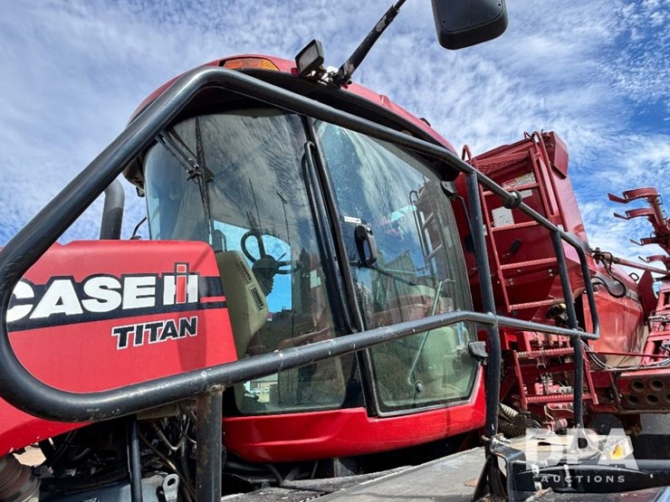 2013-case-ih-titan-4530-image-22