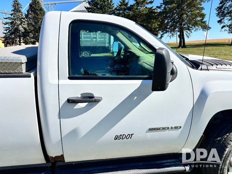 2012-chevrolet-2500hd-image-45