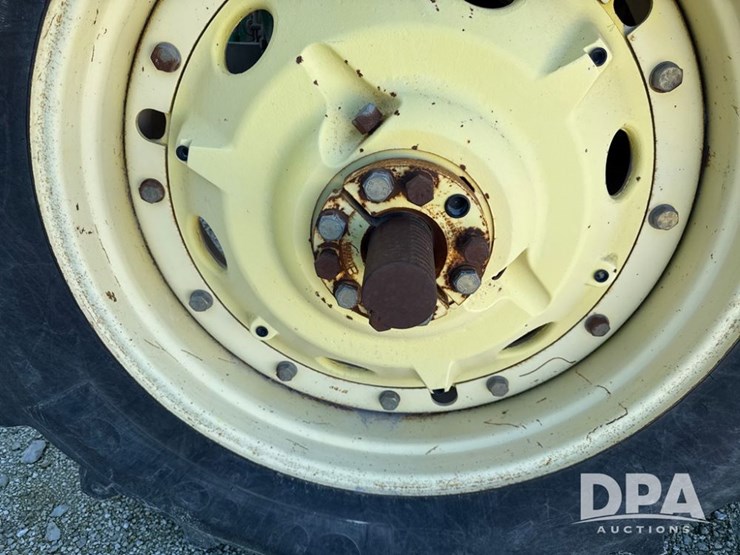 1996-john-deere-7400-image-29