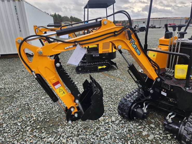 #6450-•-unused-future-ft15j-mini-excavator-image-9