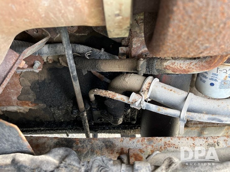 2001-ihc-9100-truck-(jn2647,-unit-32347)-image-74