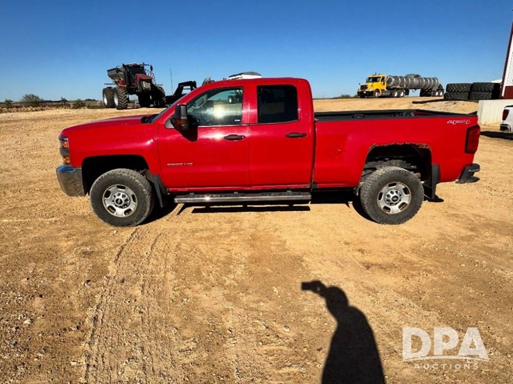2016-chevrolet-2500-image-16