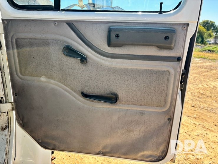 1999-ihc-4700-liquid-nurse-truck-(gp11652,-unit-126458)-image-72