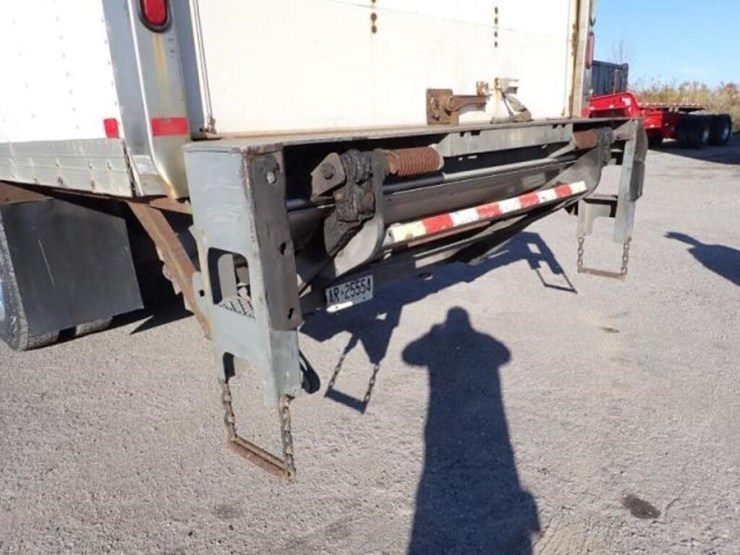 2014-freightliner-business-class-m2-106-image-48