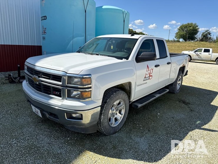 2014-chevrolet-silverado-image-2
