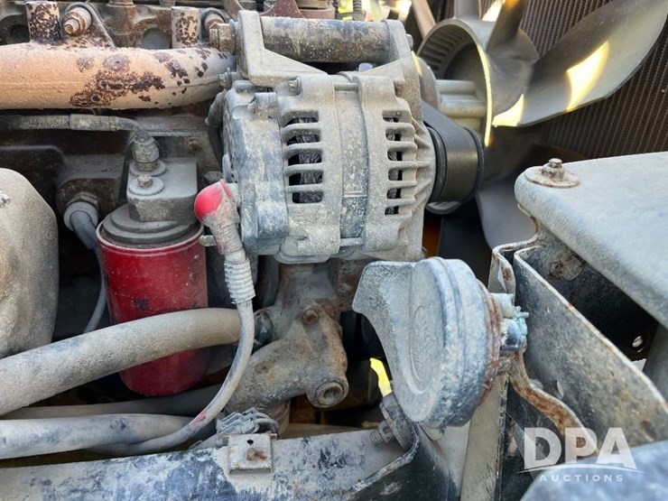 2002-freightliner-fl70-image-74