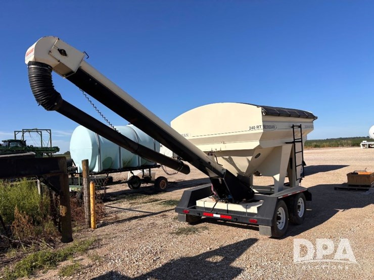 2010-meridian-240rt-image-5