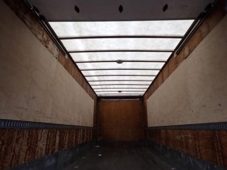 inoperable-2010-freightliner-m2106-business-class-image-54