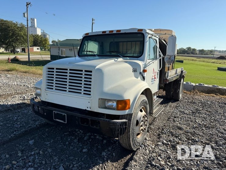 1999-international-4700-image-3