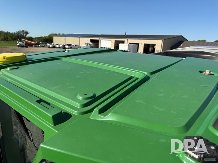2023-john-deere-800r-image-112