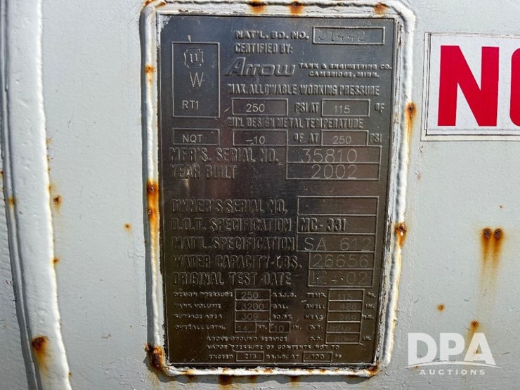 2002-freightliner-fl70-image-46