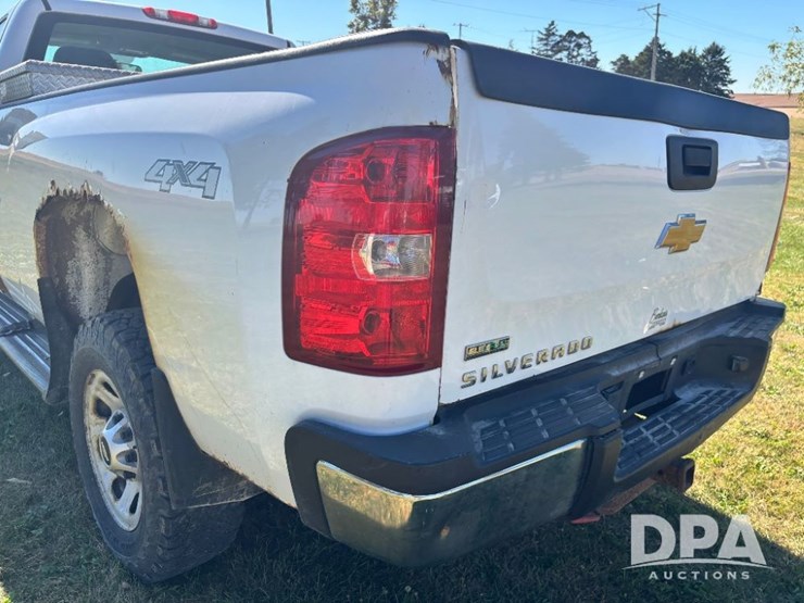 2012-chevrolet-2500hd-image-35
