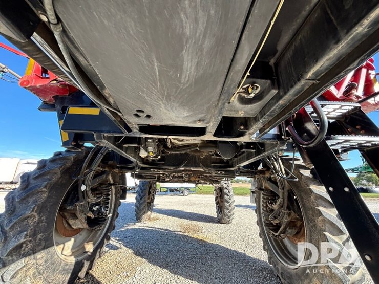 2015-case-ih-patriot-4440-image-22