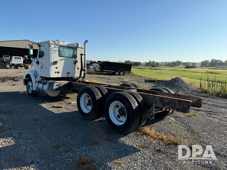 2002-international-9100i-cab/chassis-(np6156,-unit-286)-image-14