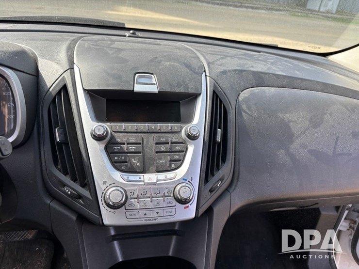 2015-chevy-equinox-(dr12336-unit-0999)-image-32