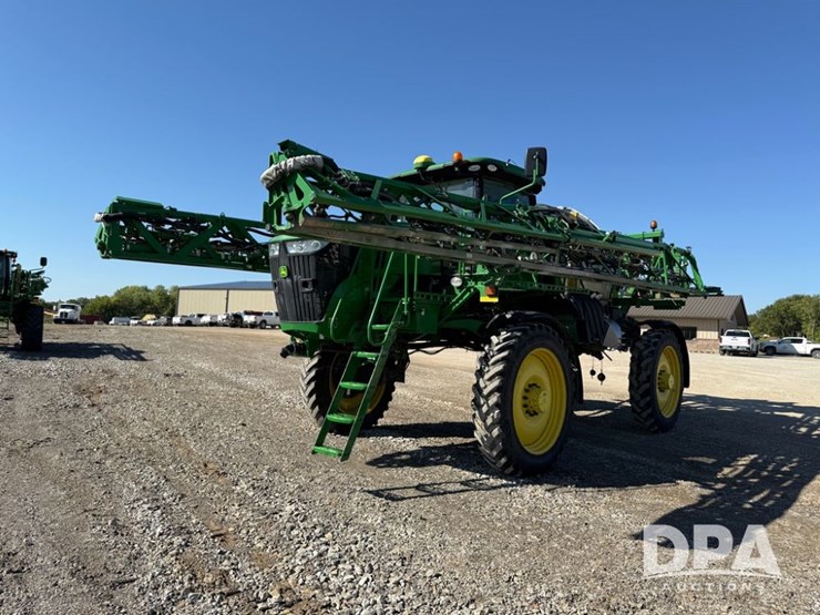 2021-john-deere-r4044-image-36