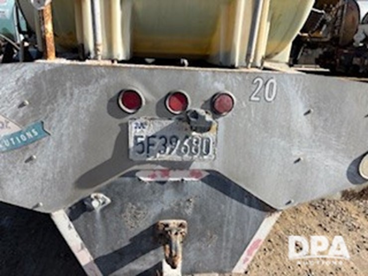 1997-ford-700-image-3