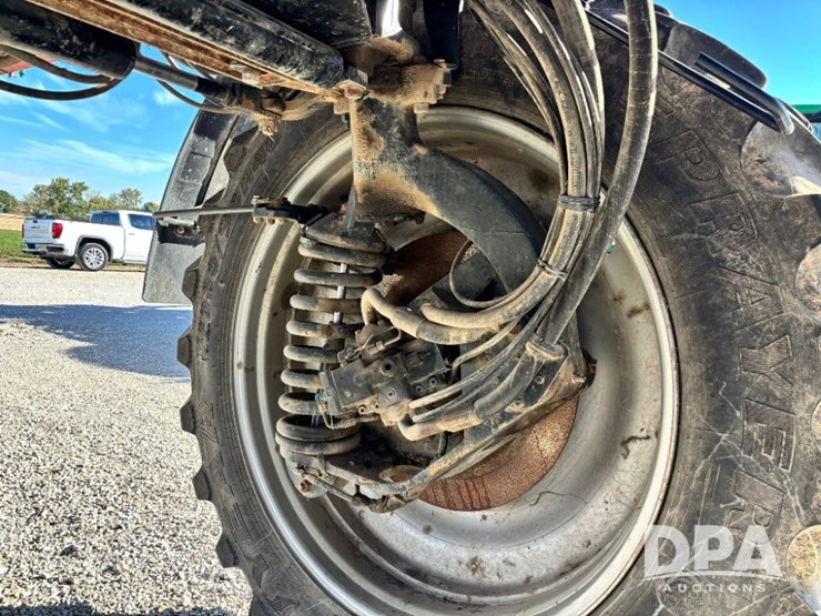 2015-case-ih-patriot-4440-image-32